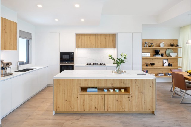 Close Kitchen Cabinets